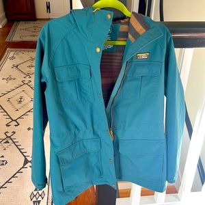 LL Bean Women’s Mountain Classic raincoat. NWOT. Cozy flannel lining size M